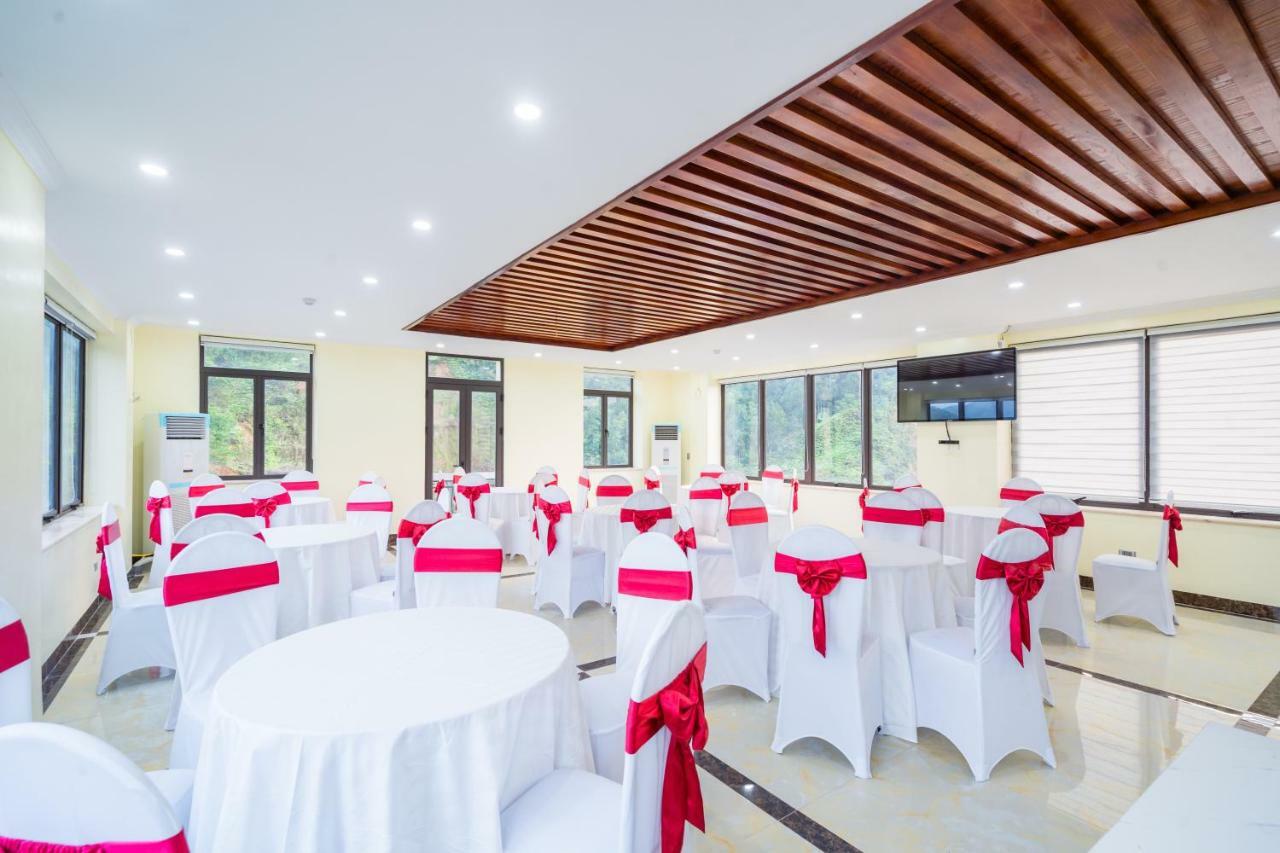 Dinh Gia Hotel Ha Giang Exterior photo